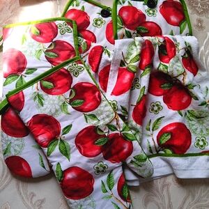 Apple Print Kitchen Towel Set
